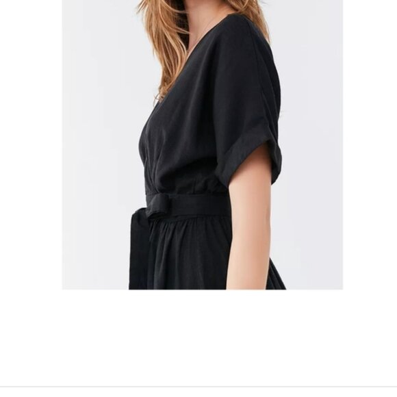 Danielle UO linen midi wrap dress - Picture 6 of 9